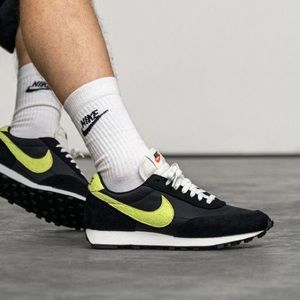 Nike waffle daybreak